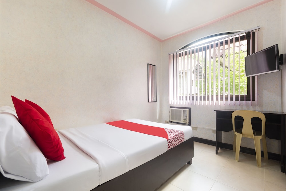 OYO 426 Coco Grove Tourist Inn 24/34