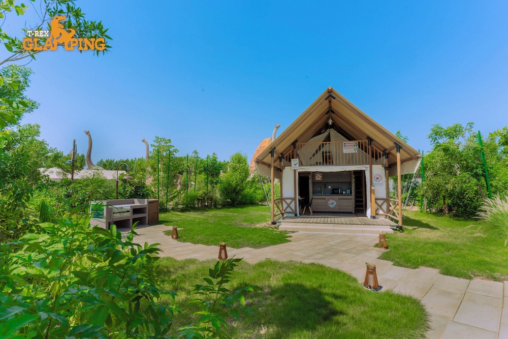 T-Rex Glamping Dubai Parks and Resorts 29/48
