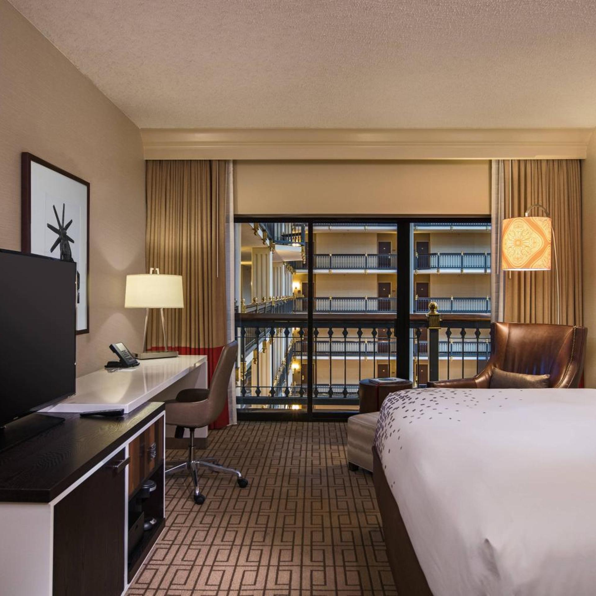Room, King Bed, Atrium View, Bathtub, Accessible