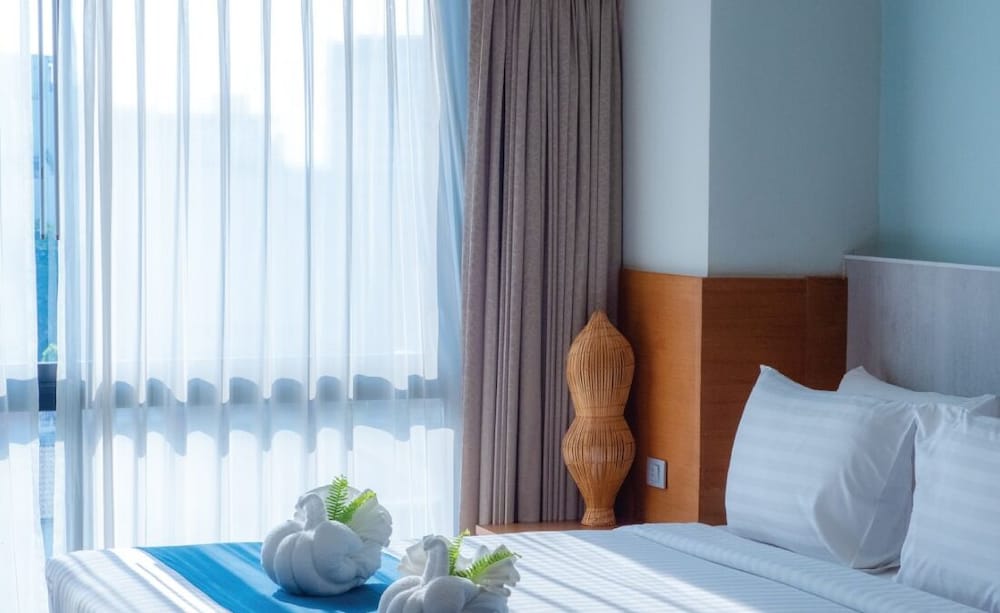 Crystal Jade Hotel 37/65