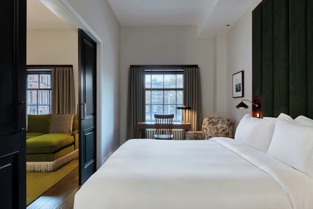 The Edinburgh Grand 11/50
