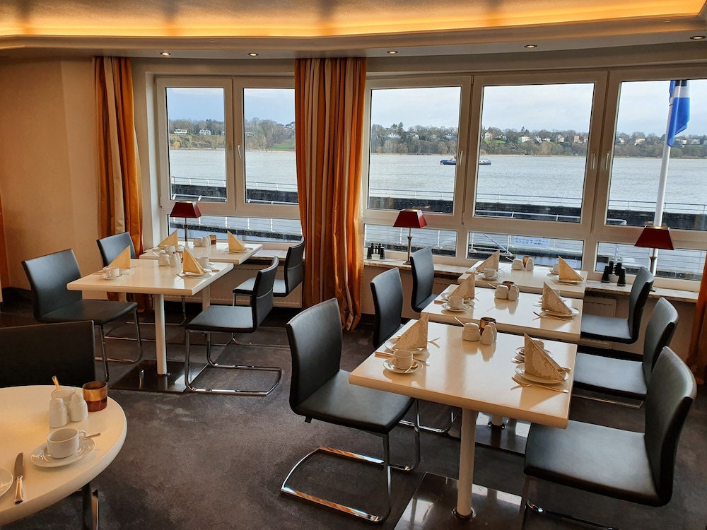 Hotel AM ELBUFER 12/21