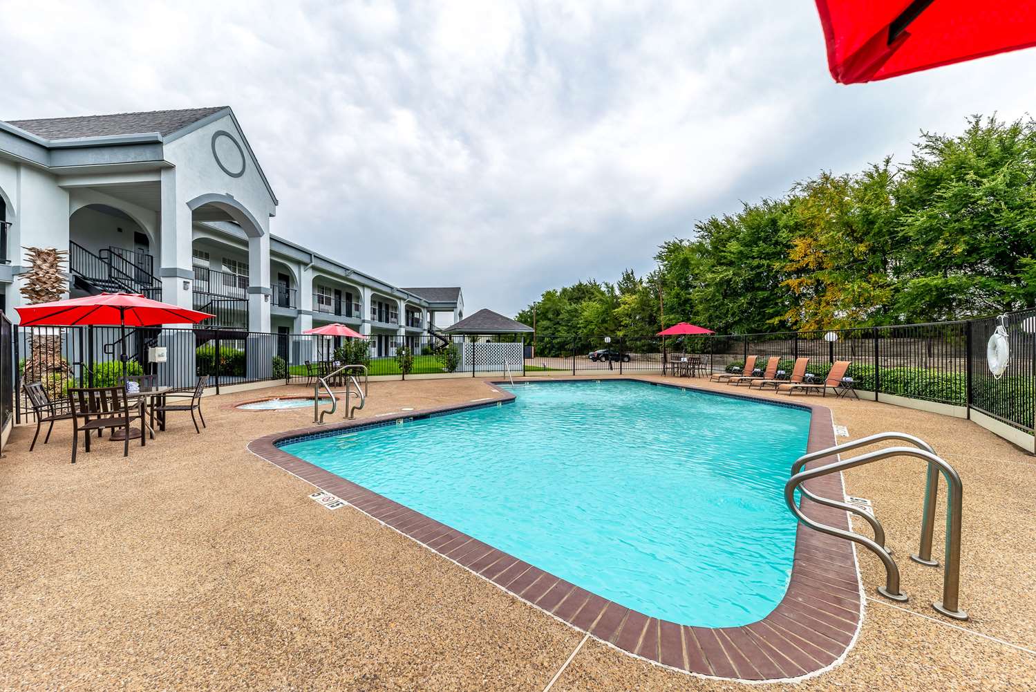 Quality Inn & Suites Canton, TX 12/15