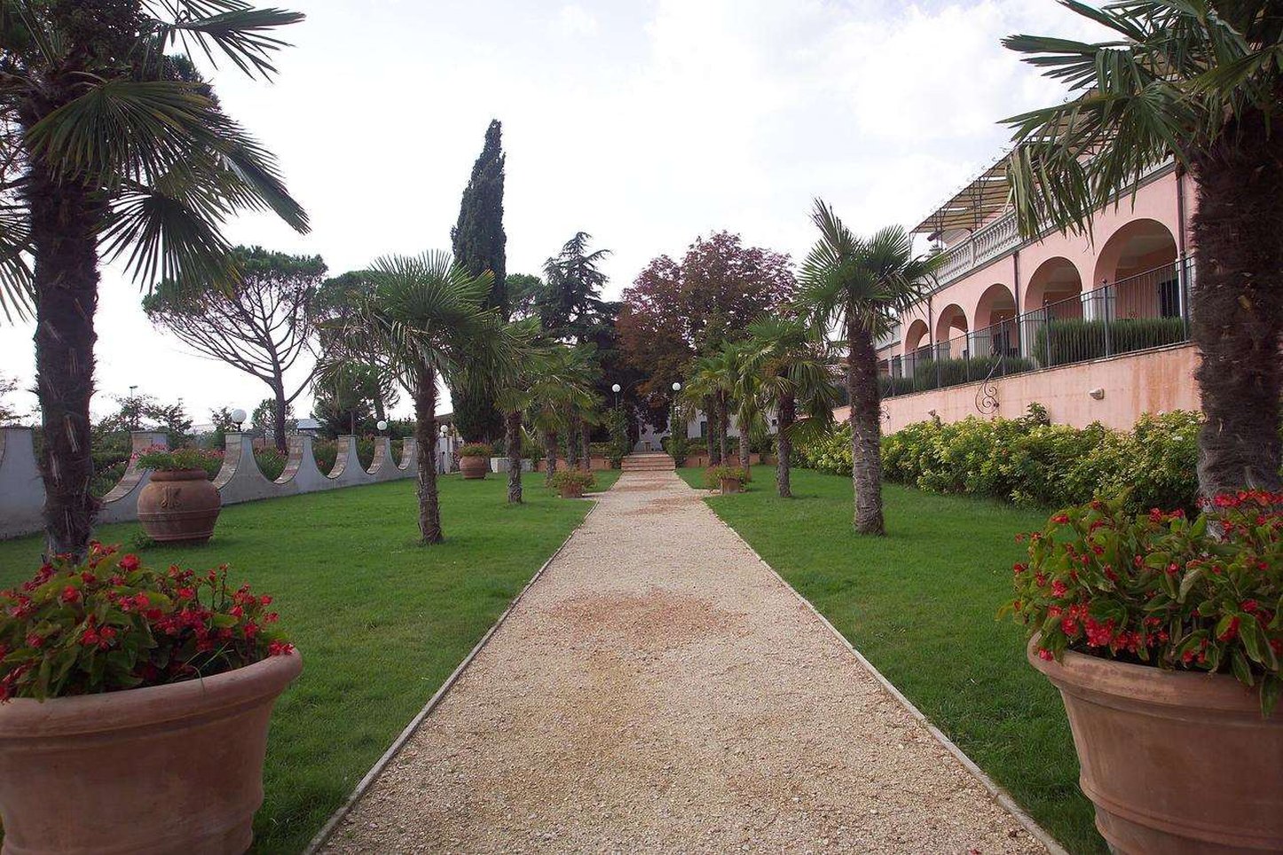 VILLA ZUCCARI 18/27