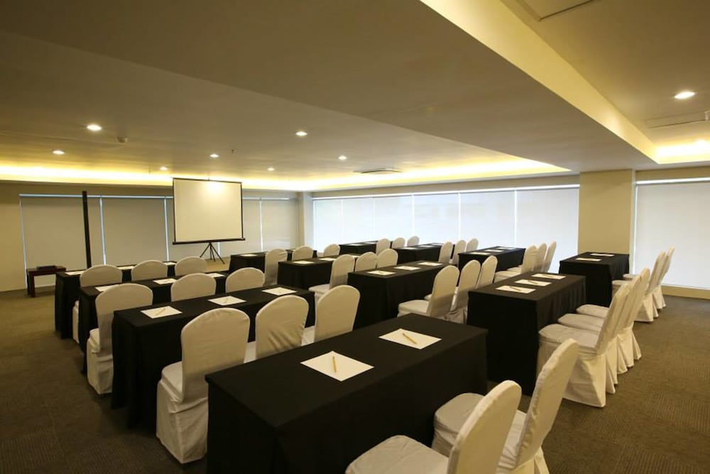 Sequoia Hotel Quezon City 32/35