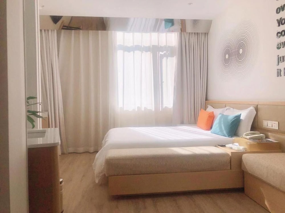 Gold Star Hotel Nanjing 12/30
