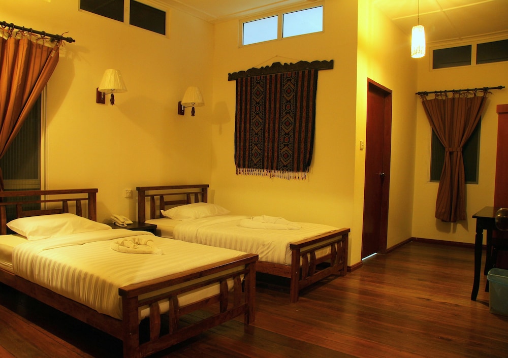 Borneo Nature Lodge 6/18