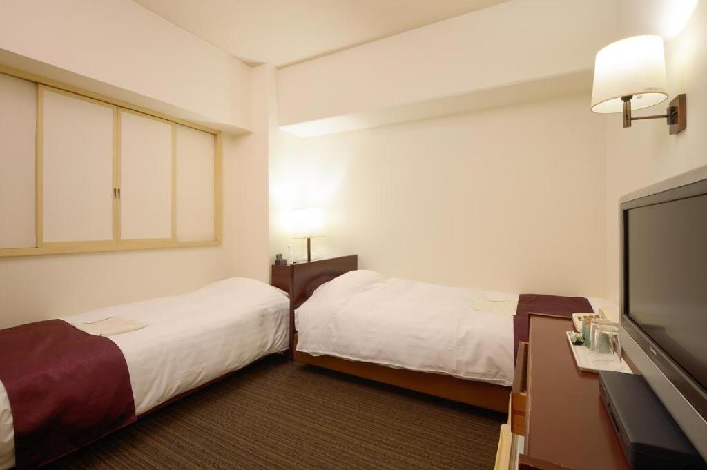 Ueda Plaza Hotel 31/43