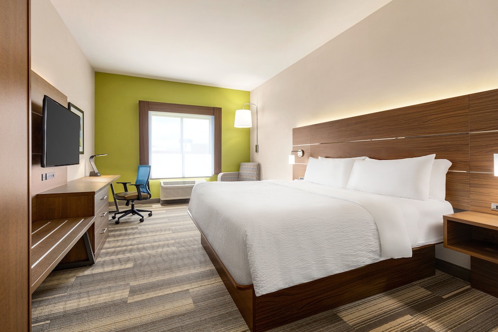 Holiday Inn Express Hotel Suites Waycross 13/56