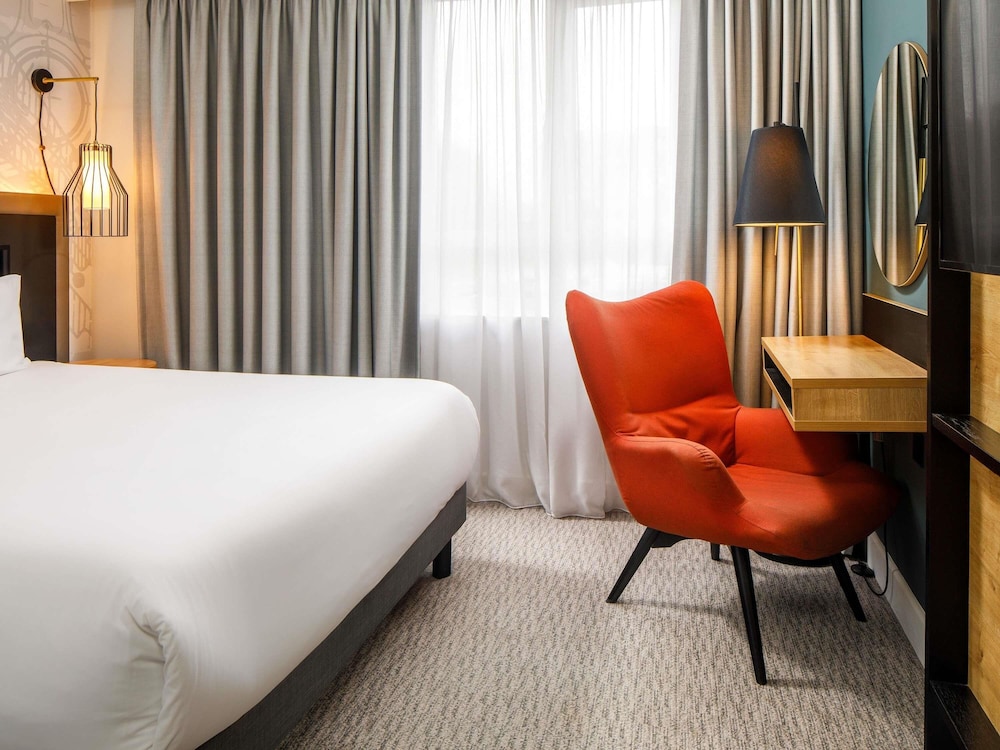 Mercure Birmingham West Hotel 13/63