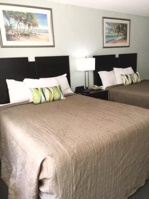 Room, 2 Queen Beds, Kitchenette