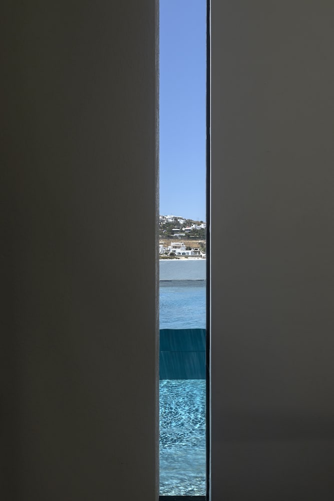 CUBIC Mykonos Seafront Design Suites 40/58