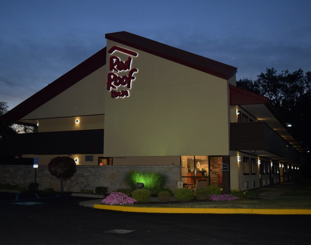 Red Roof Inn Utica 1/21