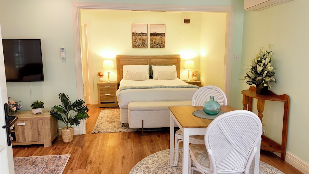 CURTIS FALLS MOUNTAIN SPA RETREAT 3/16