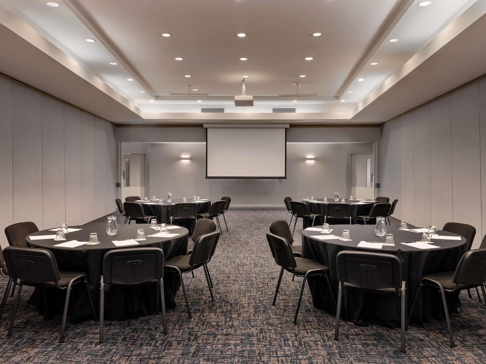 NOVOTEL AUCKLAND ELLERSLIE 49/63