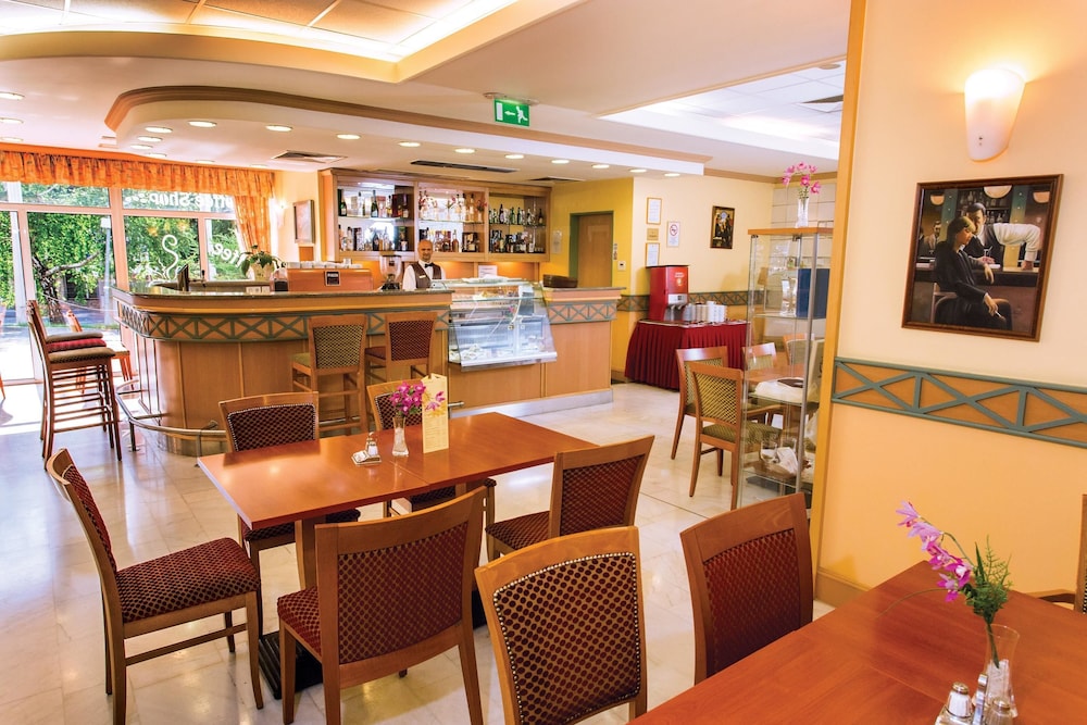 DANUBIUS HOTEL ARENA 66/73