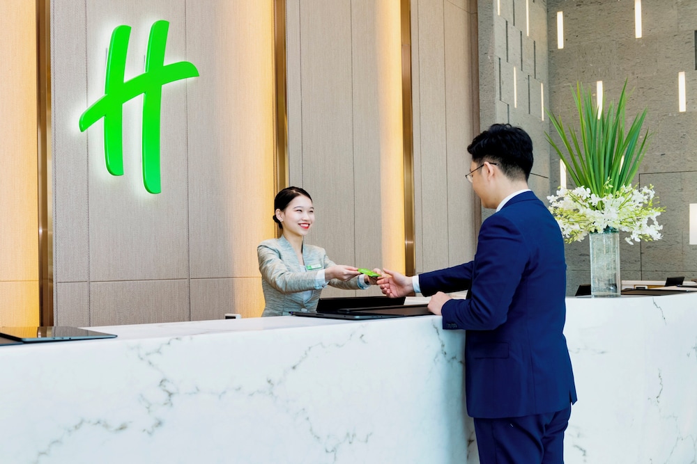 Holiday Inn Changsha Dawangshan 9/72