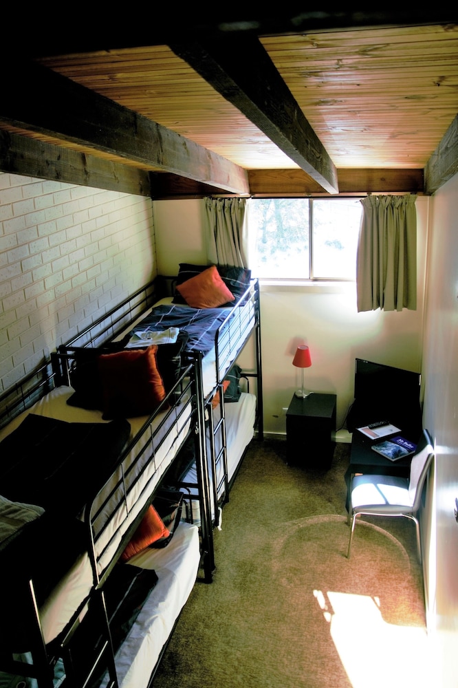 ALPINE RETREAT MT BULLER 22/50