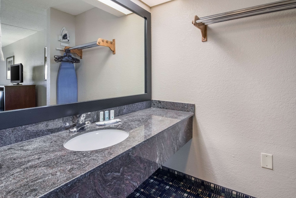 Quality Inn Dandridge 14/59