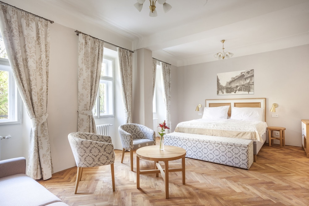 Hotel U Zlatych Nuzek 31/71