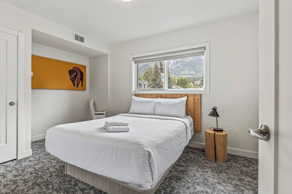 1 BEDROOM, NO PARKING