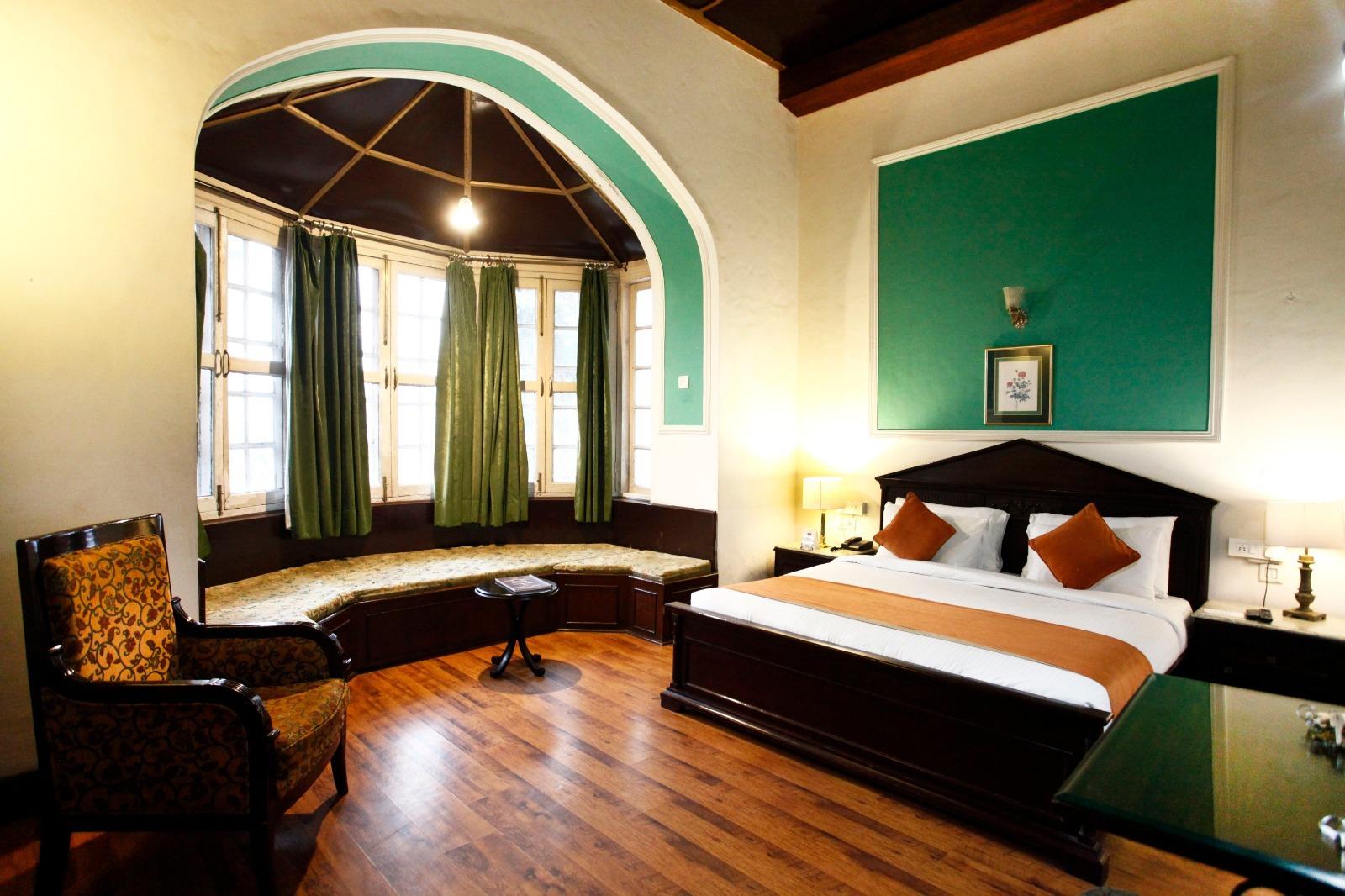 Super, Deluxe, King Bed