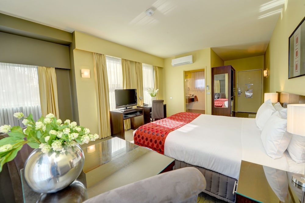 Comfort Inn Suites City Views 5/30