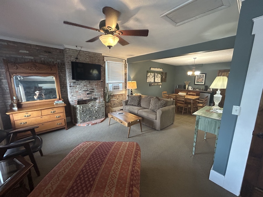 William Watson Hotel 32/49