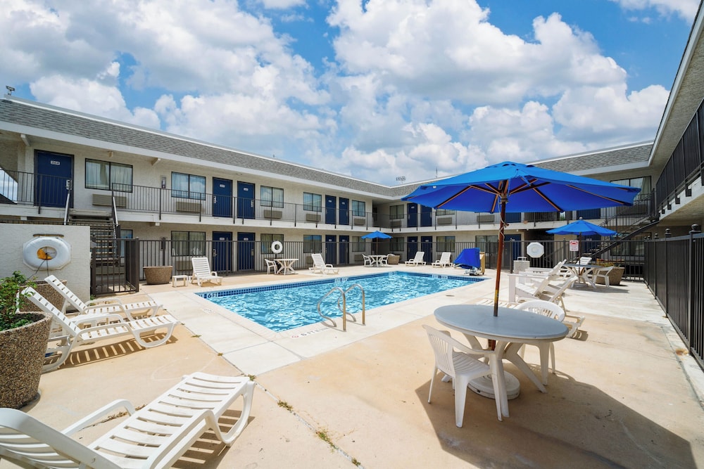 Motel6 San Antonio, TX - Fort Sam Houston 52/61