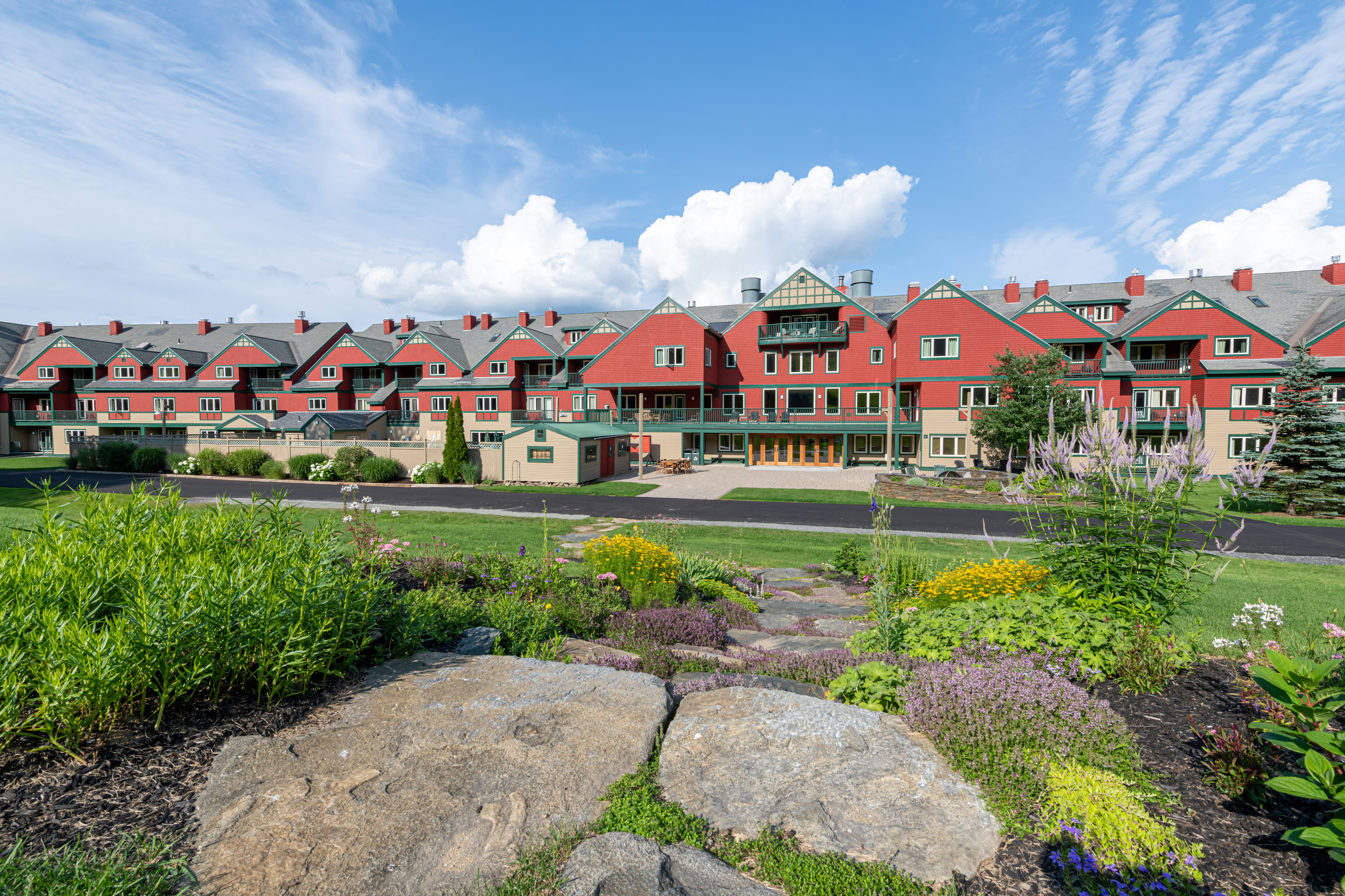 Mount Snow Grand Summit Resort 24/28