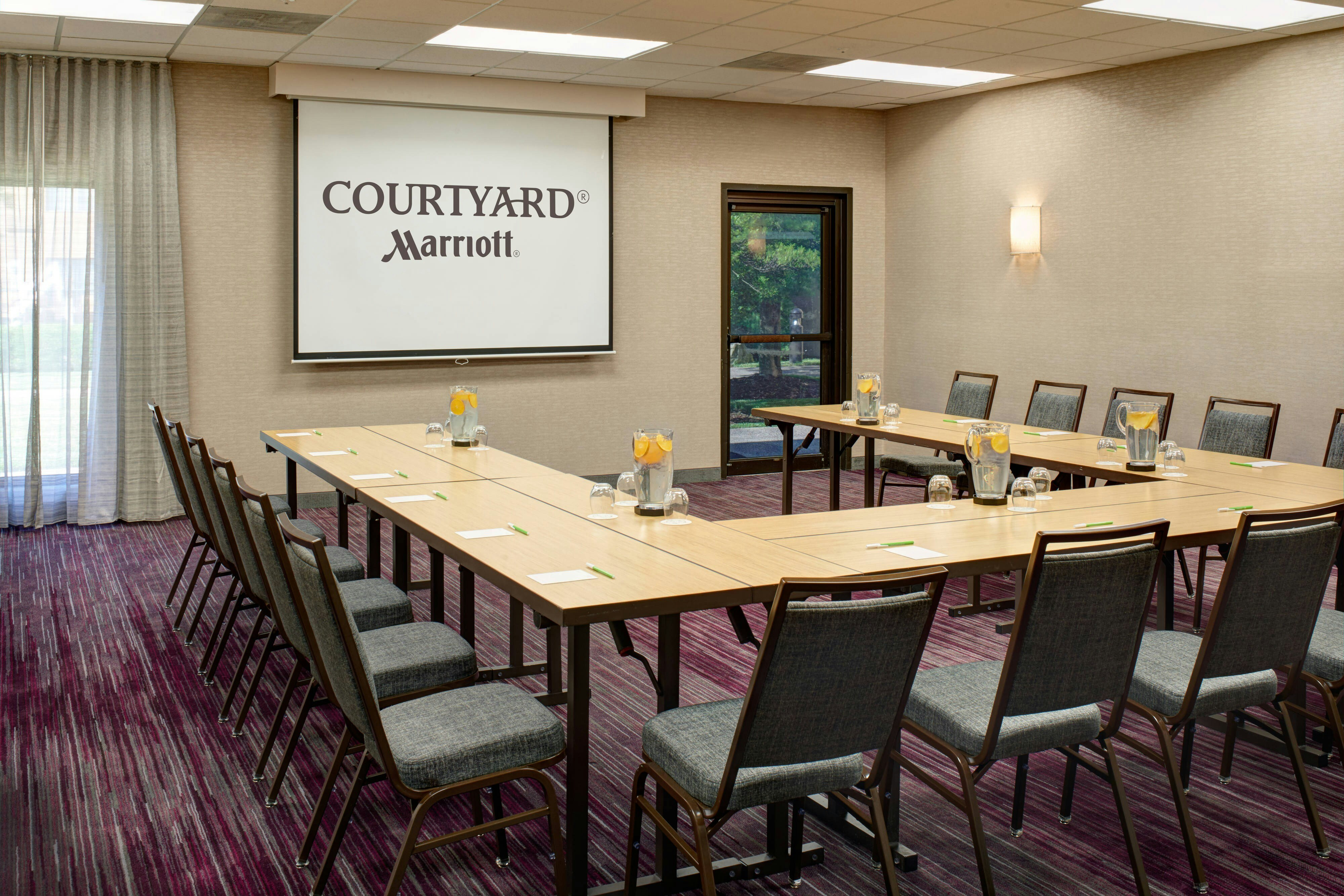 Courtyard Louisville East 4/4