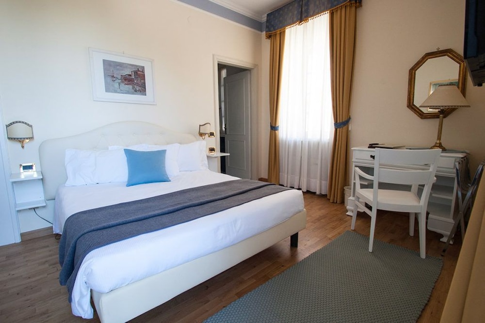 Hotel Villa Erica 5/30
