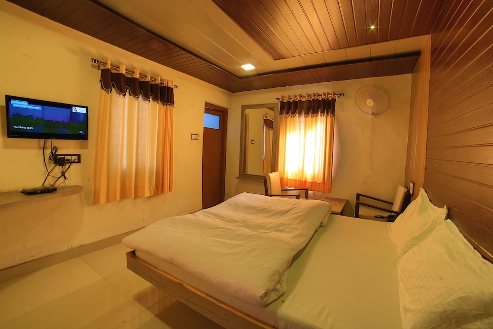 Hotel Mamta Palace 19/25