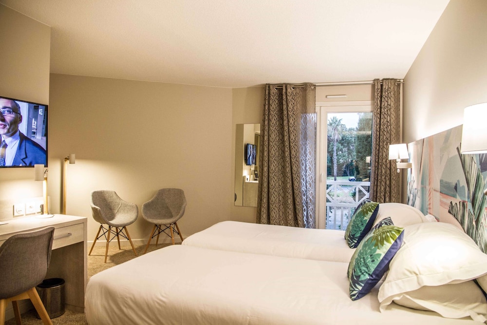 غرفة سوبيريور بسرير كوين