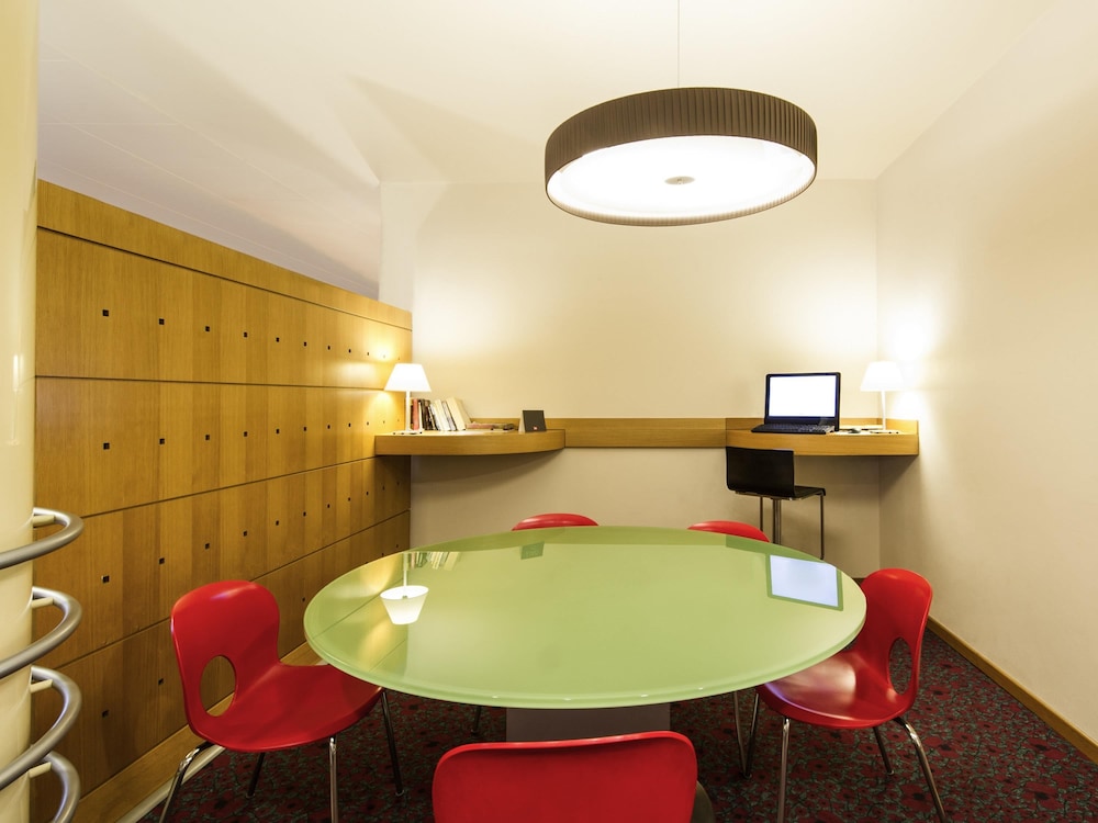 Ibis Florence North Airport Hotel 40/65