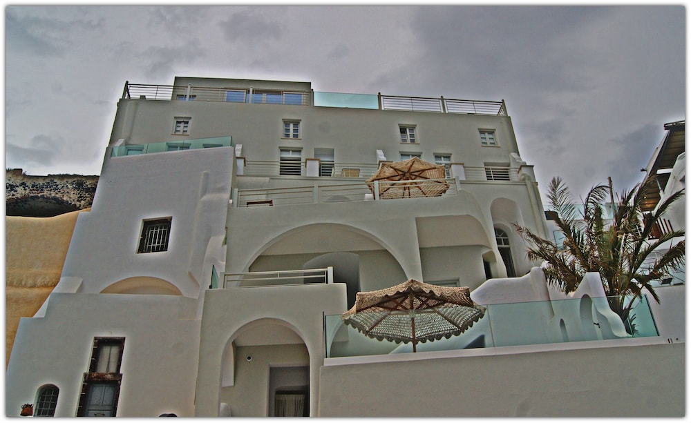 Nefeles Luxury Suites 1/49