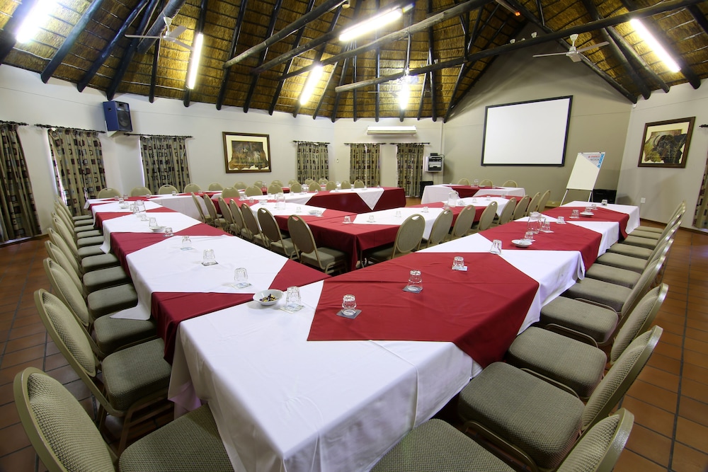 Kalahari Arms Hotel 60/69