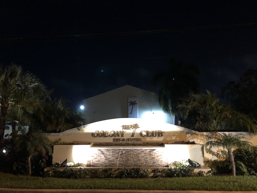 THE COLONY CLUB INN AND SUITES 48/55
