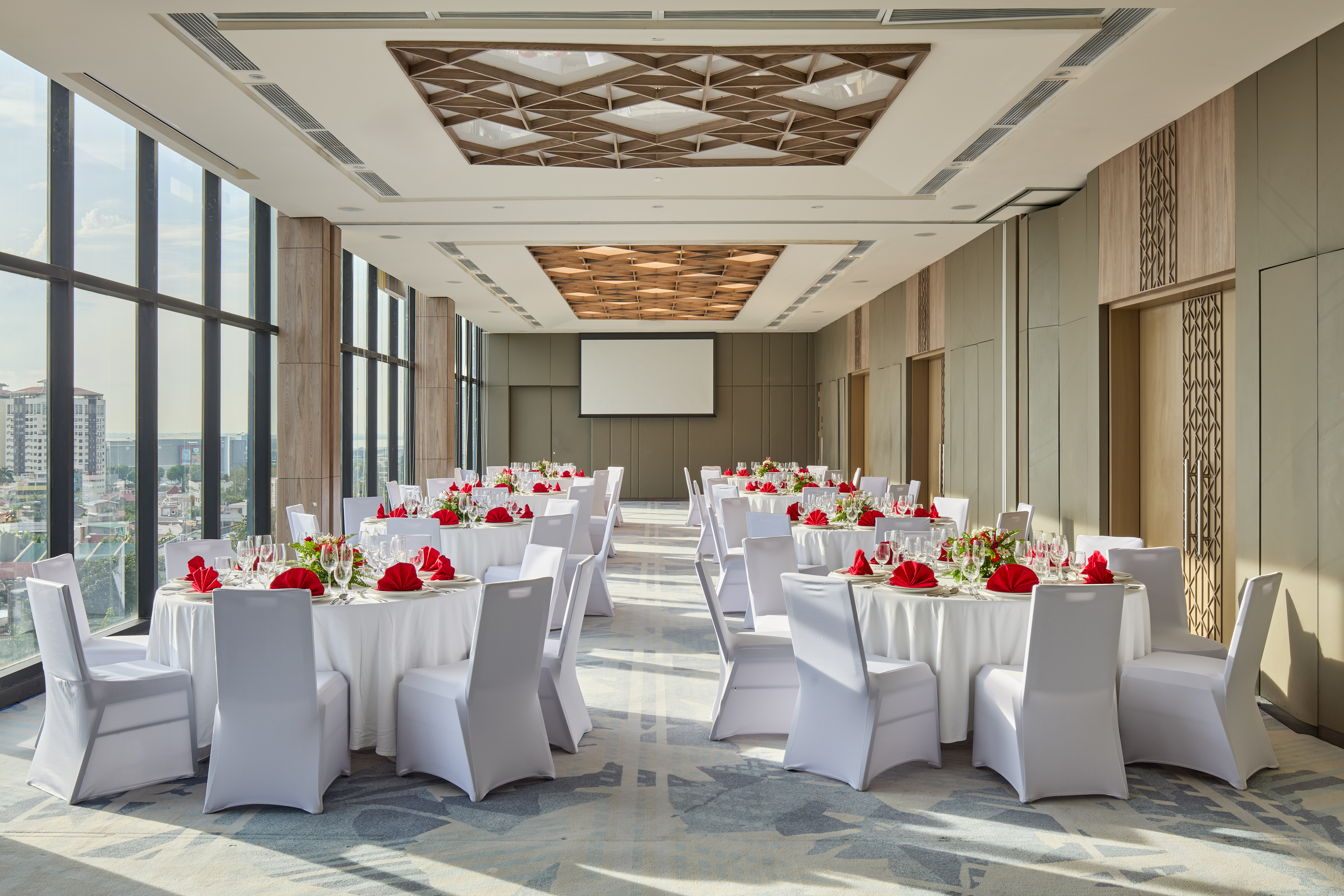 Holiday Inn CEBU CITY 66/69