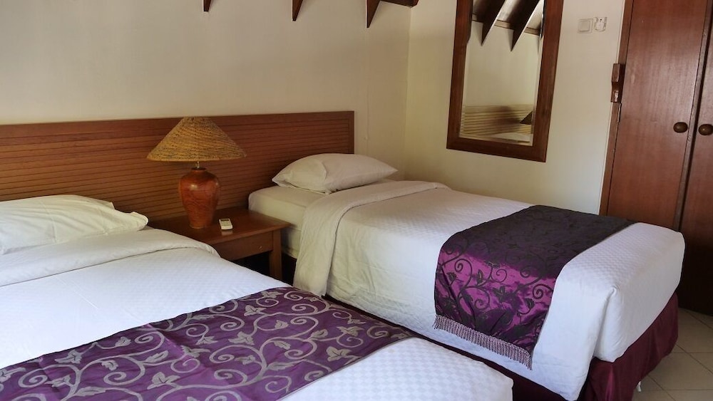 Tanjung Lesung Beach Hotel 13/50