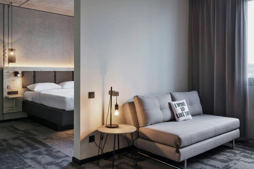 Guest Room, Queen Bed, Sofa, Large, Accessible