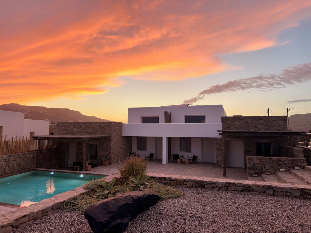 Mykonos Dot - Art Homes 33/46