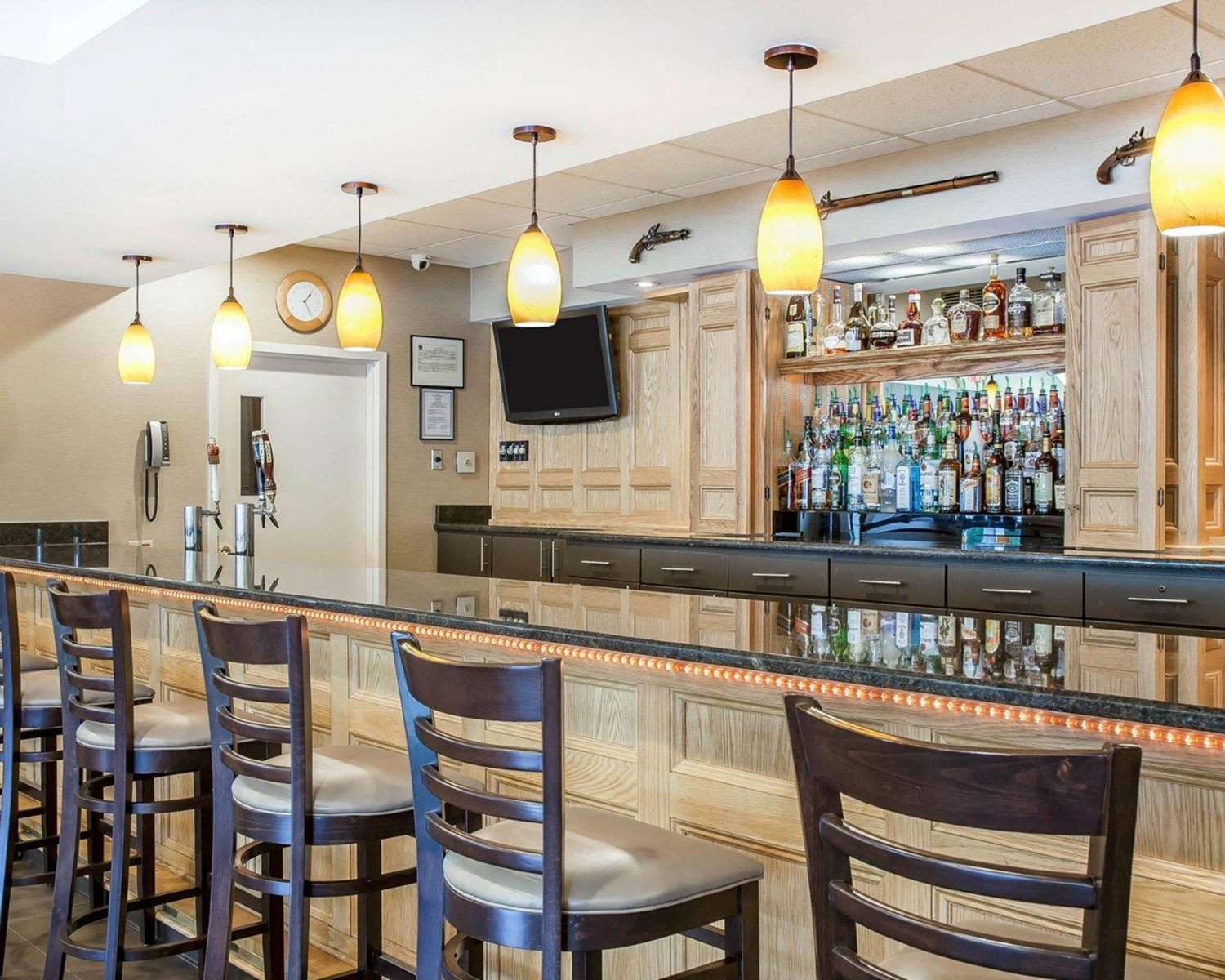 Comfort Inn & Suites Sturbridge-Brimfield 43/54
