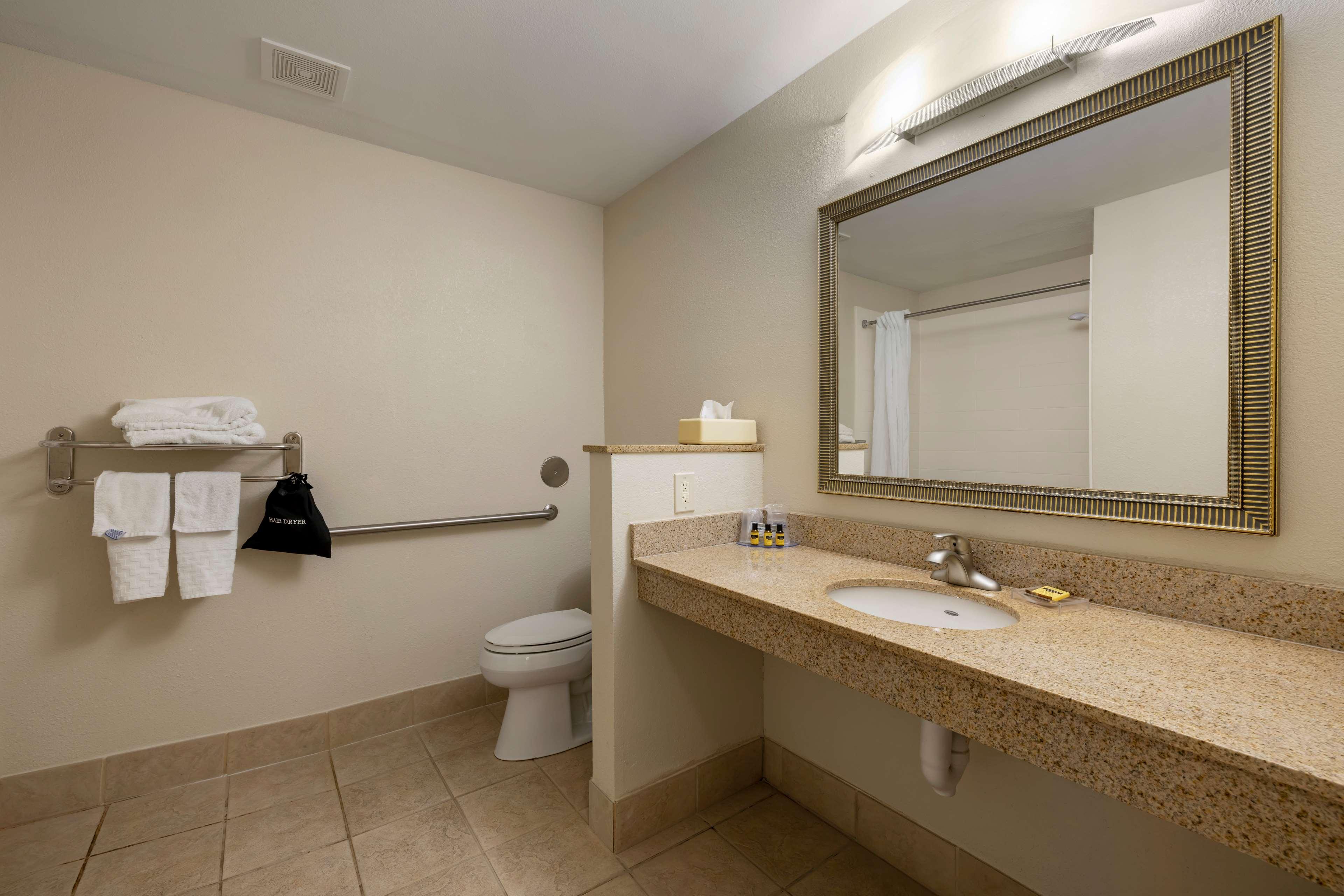 Room, 2 Queen Beds, Bath and Shower, Accessible, Best Western Plus Omaha Airport Inn 3/4