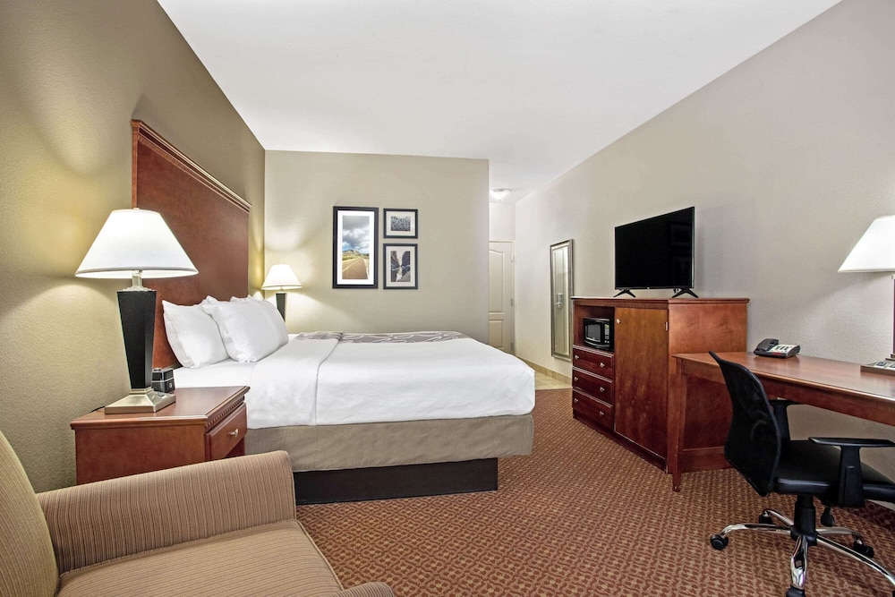 La Quinta Inn & Suites by Wyndham Fairfield TX 16/58