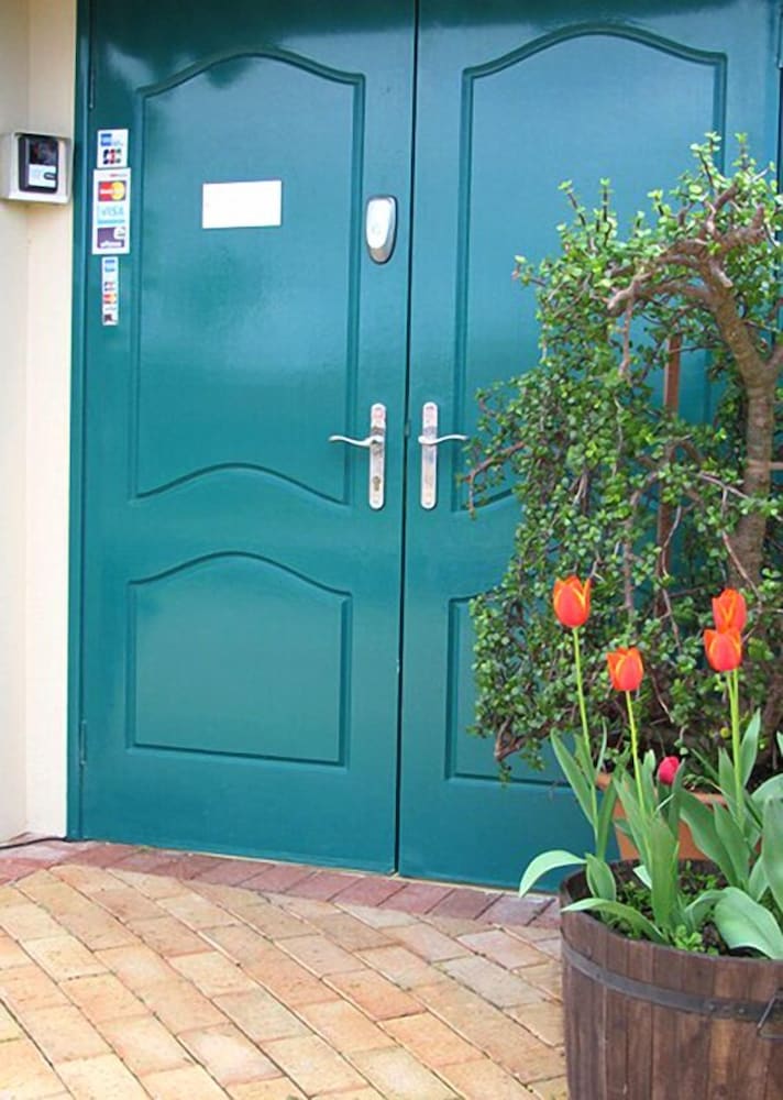 Astoria Retreat Bed And Breakfast 7/25