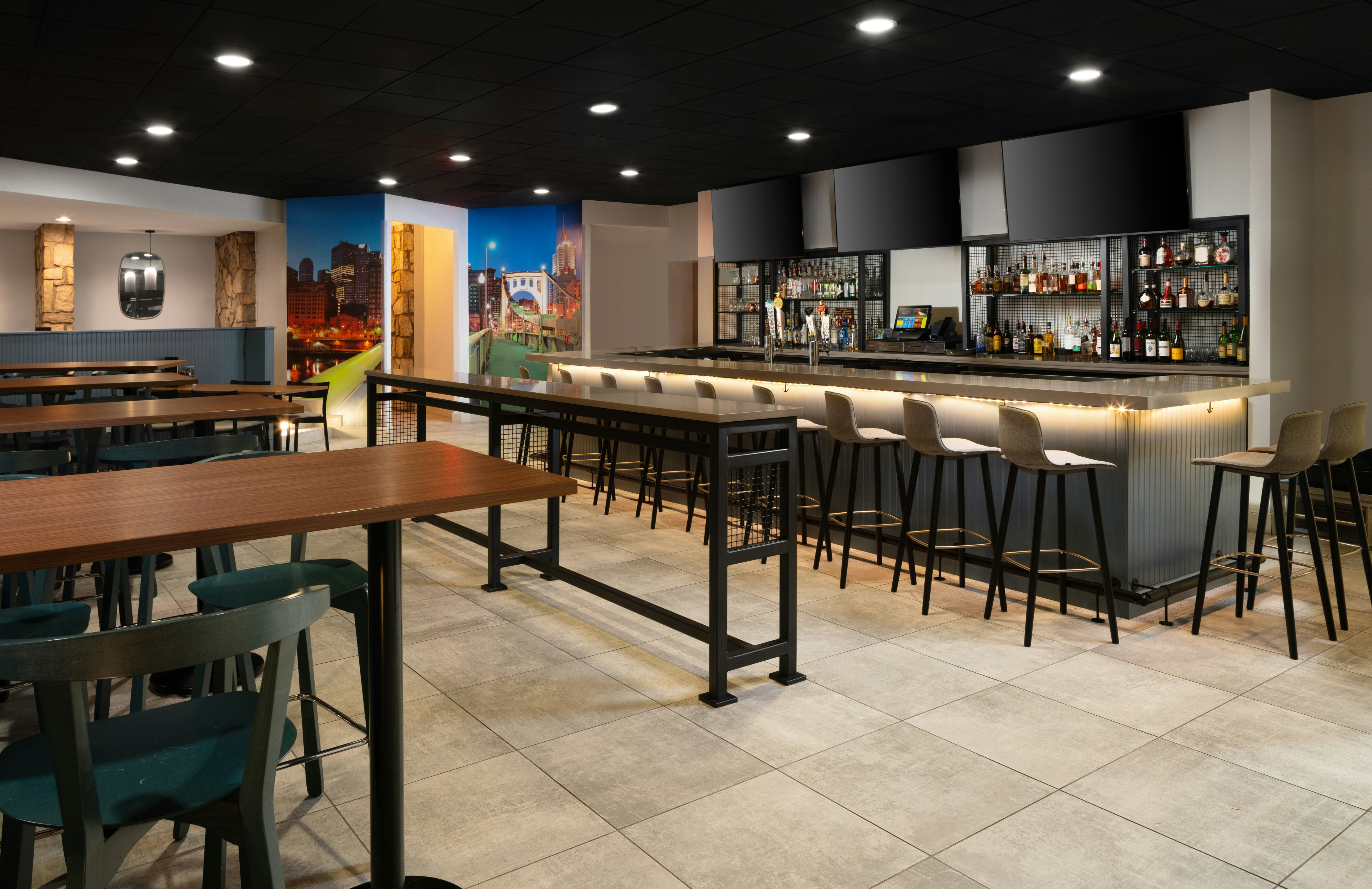 Doubletree By Hilton Pittsburgh Airport 8/20