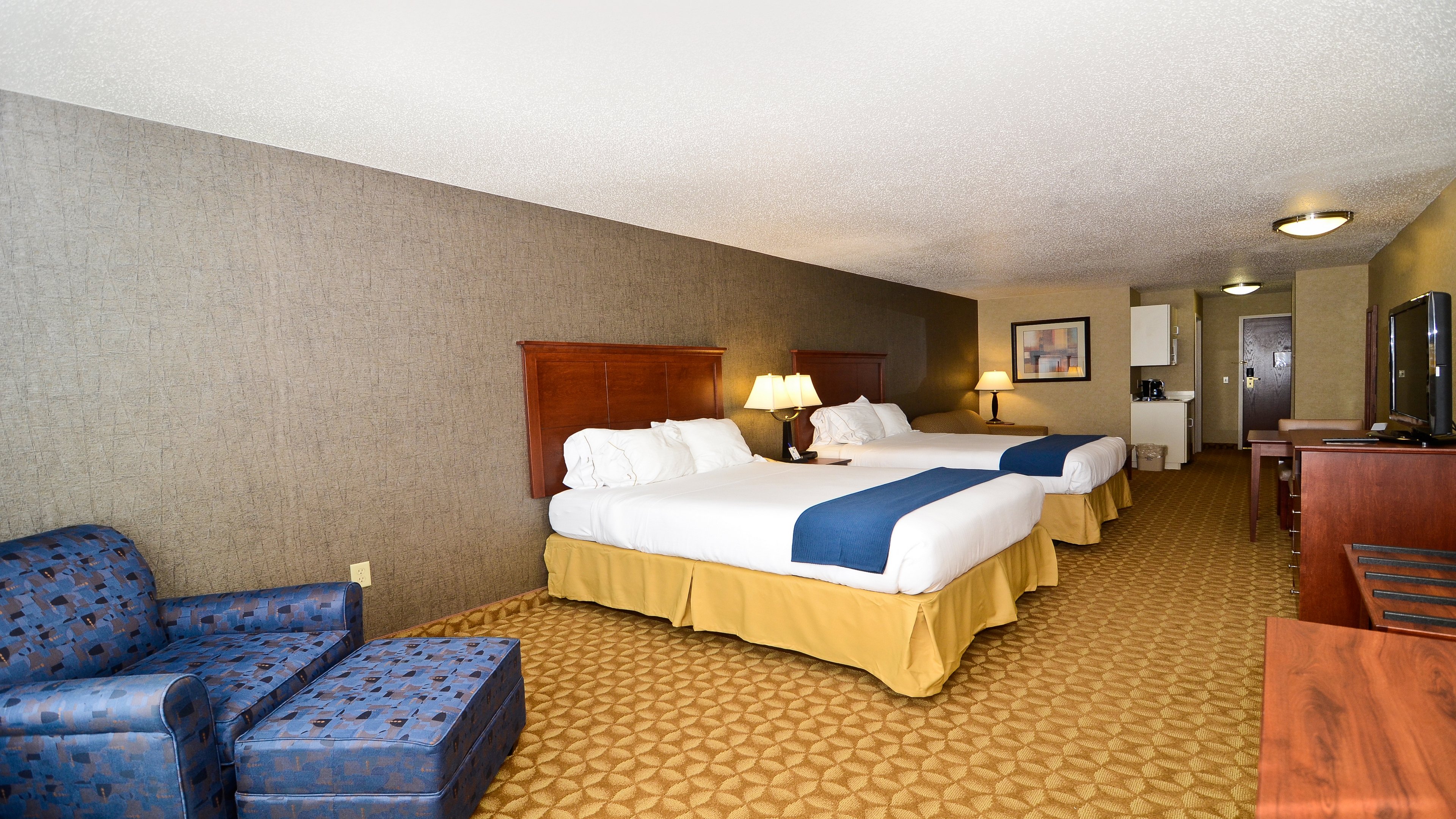 Holiday Inn Express Hotel Suites Fort Atkinson 16/74