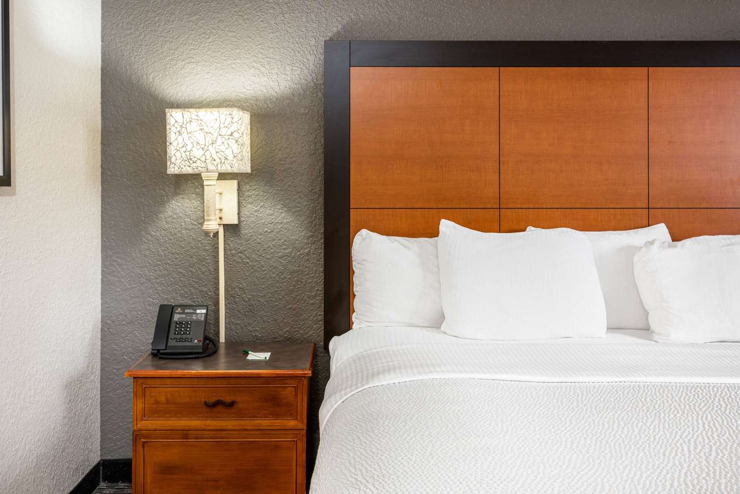 Super 8 by Wyndham The Woodlands North 19/40