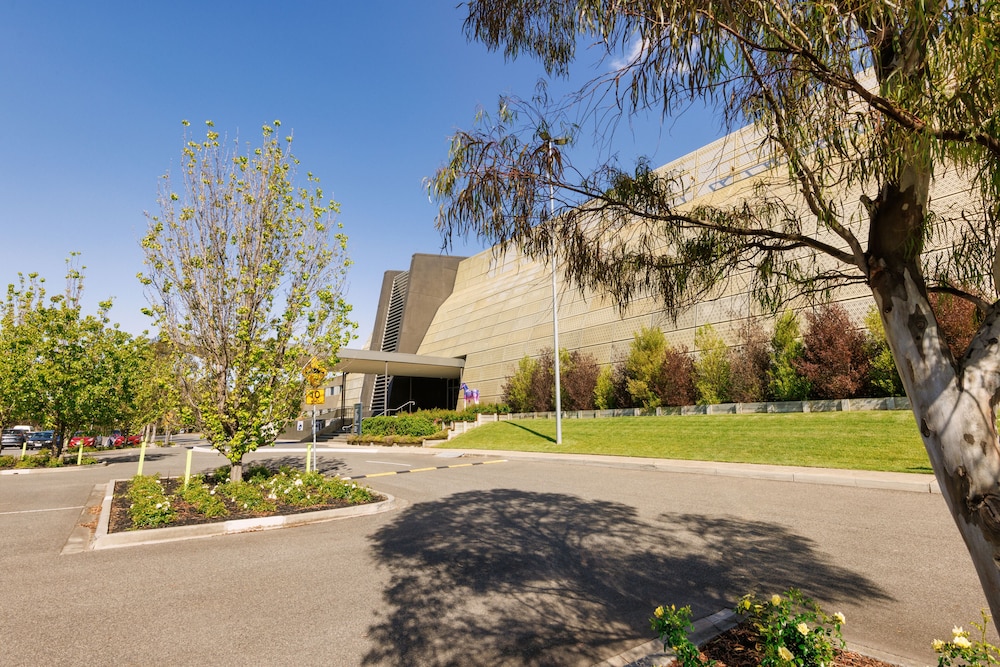Mantra Melbourne Melton 34/37